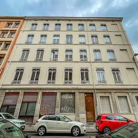Apartment For 4 People With View Of Fourviere Ail