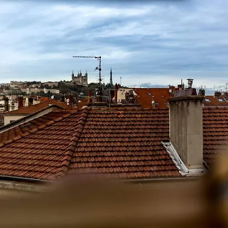 Apartment For 4 People With View Of Fourviere Ail *