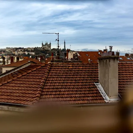Apartment For 4 People With View Of Fourviere Ail *